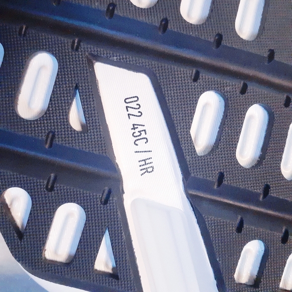 Adidas black and white sneakers - Picture 10 of 10